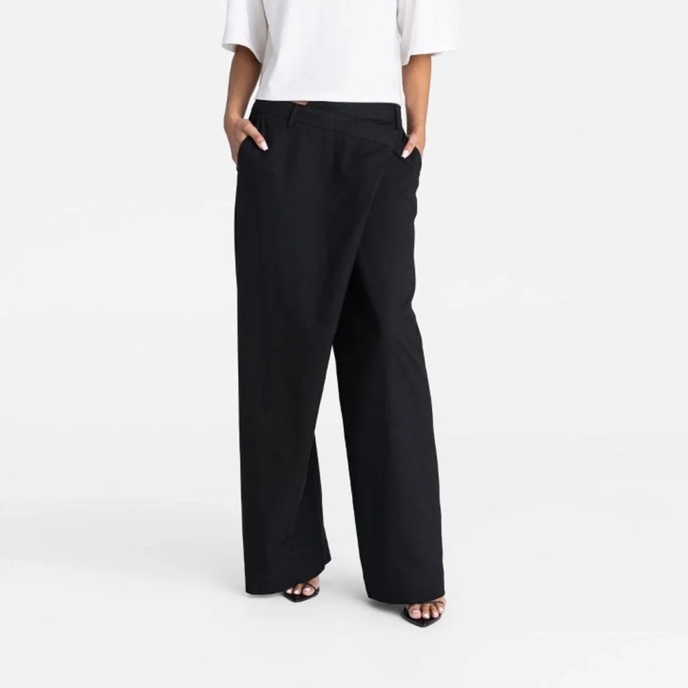 KBB by KAHLANA x Target 0 mid-Rise straight Leg The Classic trouser, Black - Picture 1 of 3